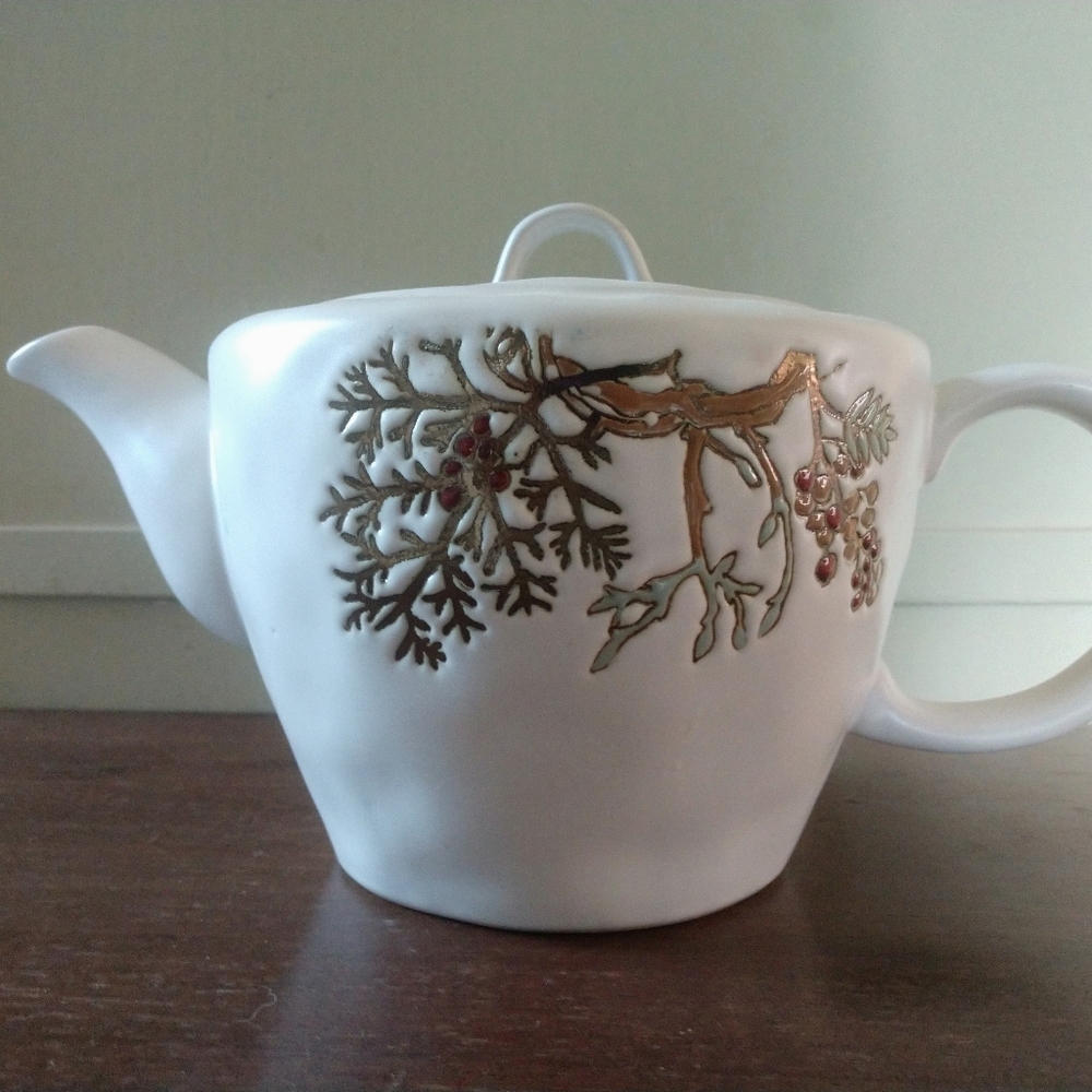 2017 Spectrum Designz White Teapot Floral/Woodland